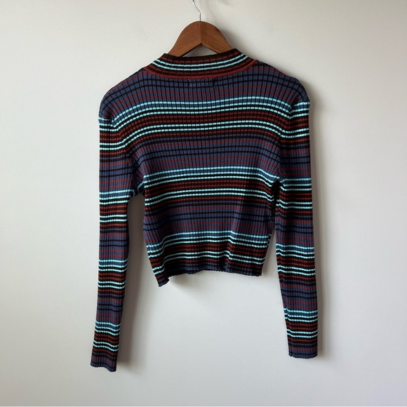 Madden NYC Cutout Top - Picture 5 of 5